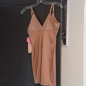 NWT VS Push Up Shaping Slip Sz L Nude